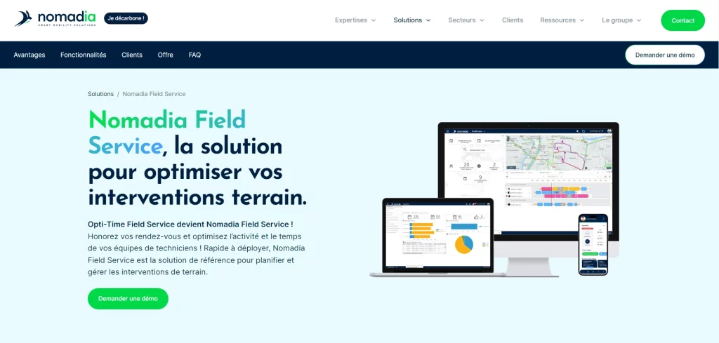 Image de la page web de Nomadia Field Service, présentant un logiciel de gestion des interventions terrain, avec des écrans montrant l'interface utilisateur sur divers appareils.